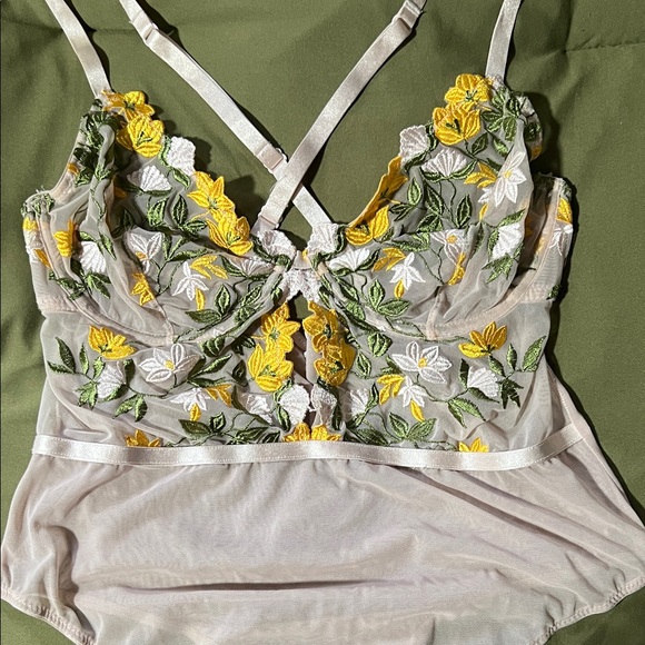 Forever 21 Floral Embroidered Sheer Top - Picture 1 of 5